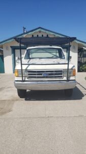 1990 Ford F250 3/4 ton 7.5 liter V8 with Tommy lift and Rack system $10,500.00 Not a lien sale 714-270-7381 @ Glendora | California | United States